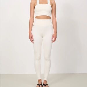 LES LUNE ACTIVE Luna Sculpt Seamless High-Waisted Rib Legging - Marshmellow